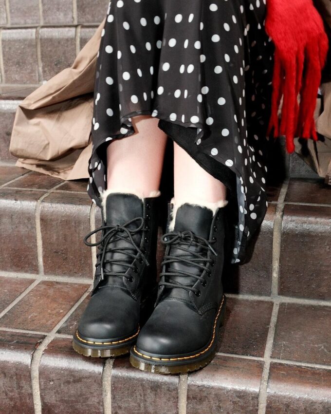 1460 Botas con cordones y forro de piel sintética para mujer 1460 Botas con cordones y forro de piel sintética para mujer