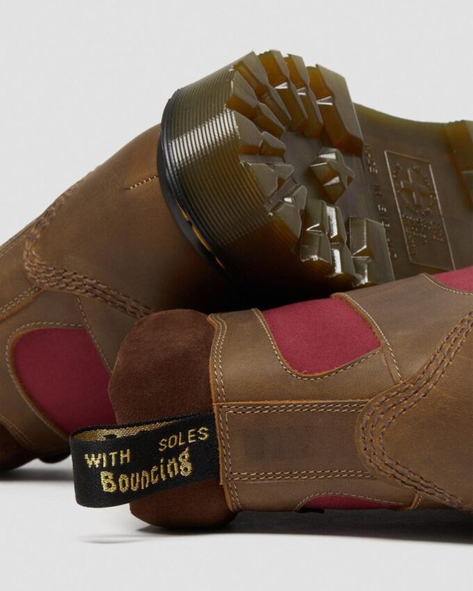 1460 Botas con cordones y paneles acolchados fabricadas en Inglaterra