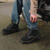 1460 Fabricadas en Inglaterra Botas con cordones de ante repujado