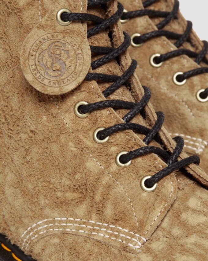 1460 Fabricadas en Inglaterra Botas con cordones de ante repujado