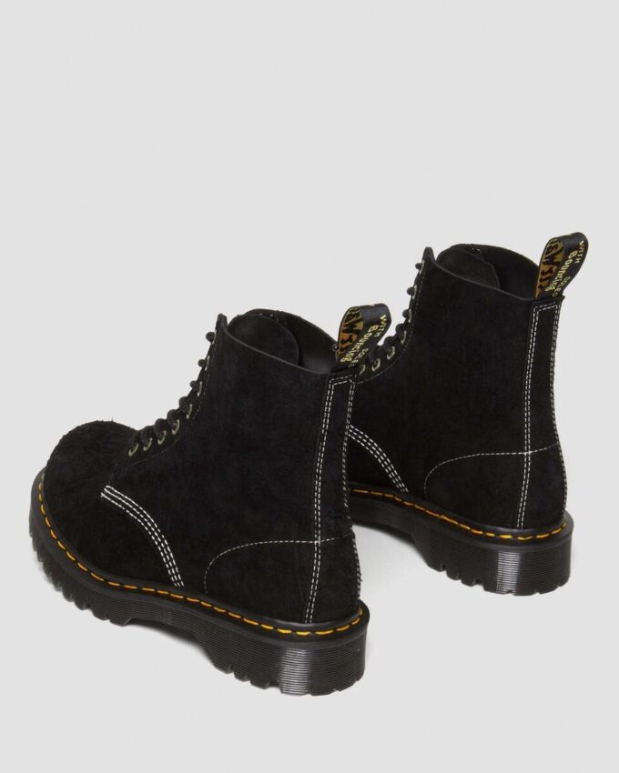 1460 Fabricadas en Inglaterra Botas con cordones de ante repujado