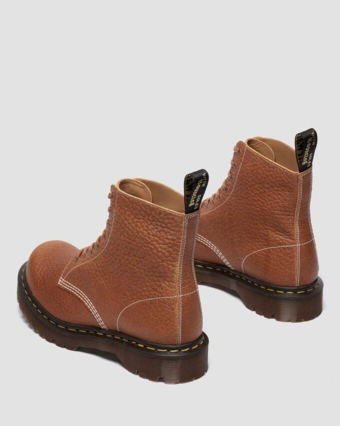 1460 Fabricadas en Inglaterra Botas con puntera reforzada y piel repujada Soft Boa 1460 Fabricadas en Inglaterra Botas con puntera reforzada y piel repujada Soft Boa