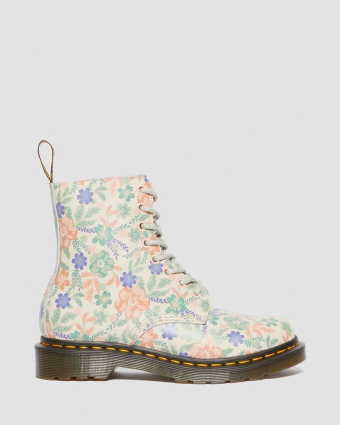 1460 Vonda Botas de piel reciclada con estampado floral 1460 Vonda Botas de piel reciclada con estampado floral