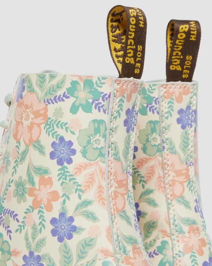 1460 Vonda Botas de piel reciclada con estampado floral 1460 Vonda Botas de piel reciclada con estampado floral
