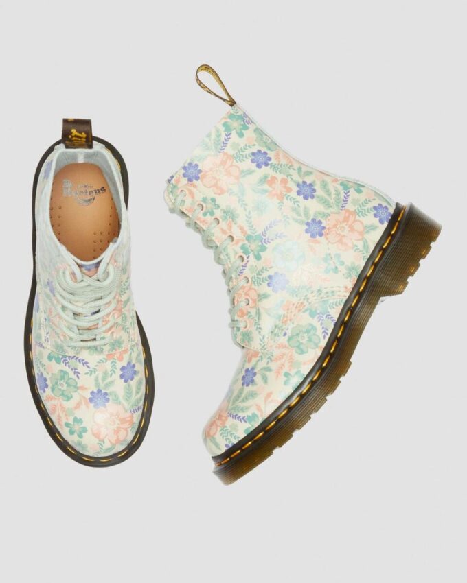 1460 Vonda Botas de piel reciclada con estampado floral 1460 Vonda Botas de piel reciclada con estampado floral