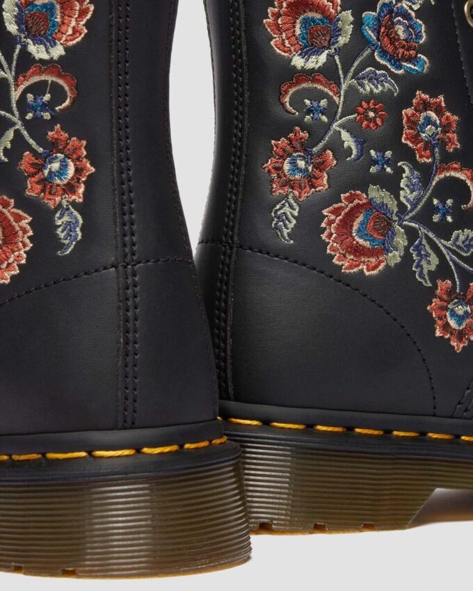 1460 VONDA TF Botas con cordones de piel reciclada con estampado floral 1460 VONDA TF Botas con cordones de piel reciclada con estampado floral