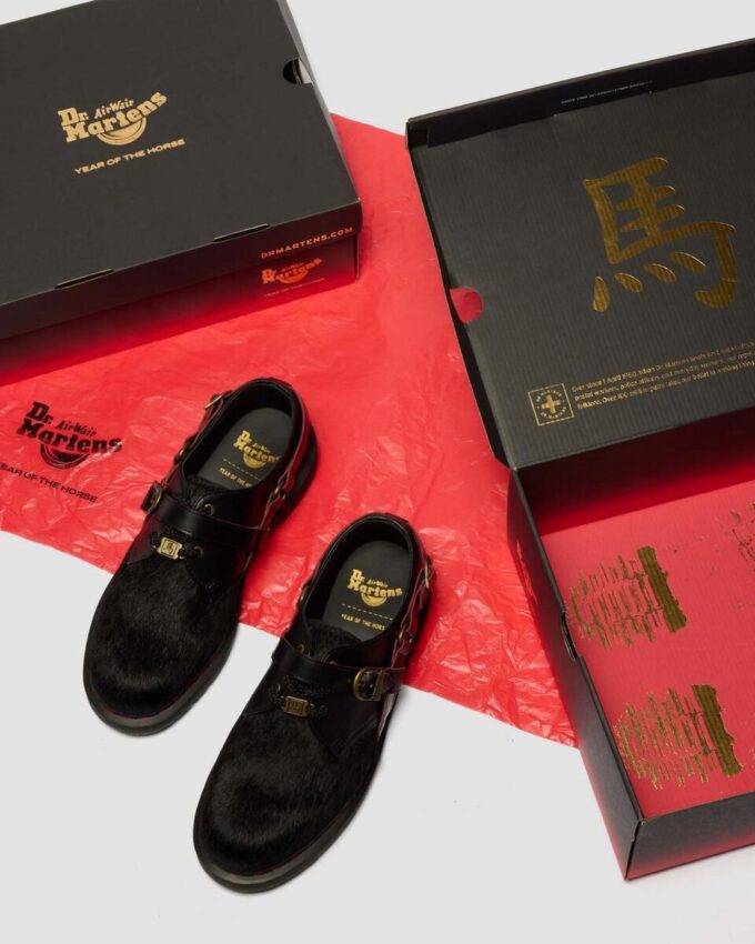 1461 YEAR OF THE HORSE Zapatos con cordones de piel lisa y pelo 1461 YEAR OF THE HORSE Zapatos con cordones de piel lisa y pelo