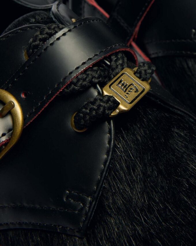 1461 YEAR OF THE HORSE Zapatos con cordones de piel lisa y pelo 1461 YEAR OF THE HORSE Zapatos con cordones de piel lisa y pelo