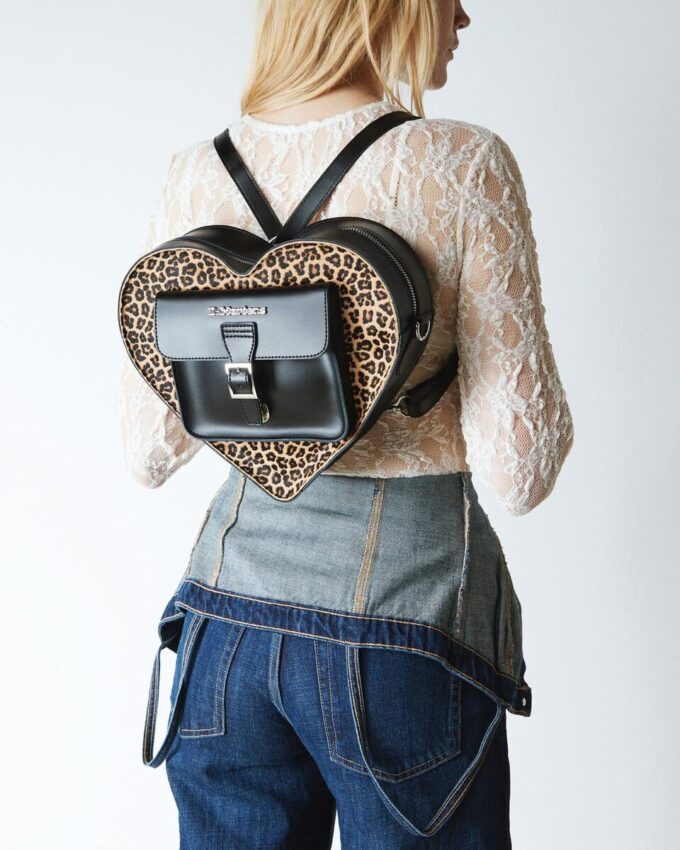 Bolso con corazones Mochila de piel leopardo Kiev Bolso con corazones Mochila de piel leopardo Kiev