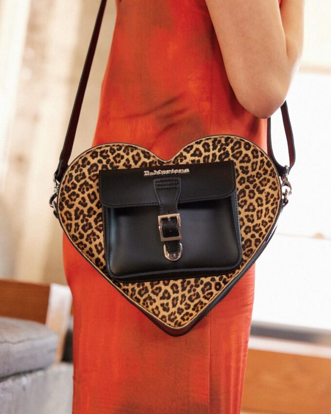 Bolso con corazones Mochila de piel leopardo Kiev Bolso con corazones Mochila de piel leopardo Kiev