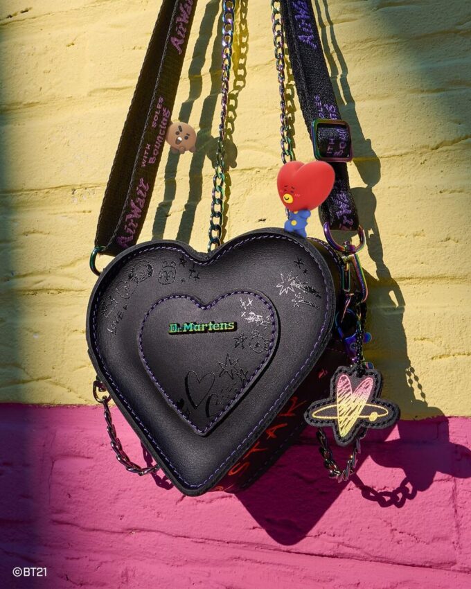 Bolso de piel con forma de corazón mini BT21 Bolso de piel con forma de corazón mini BT21