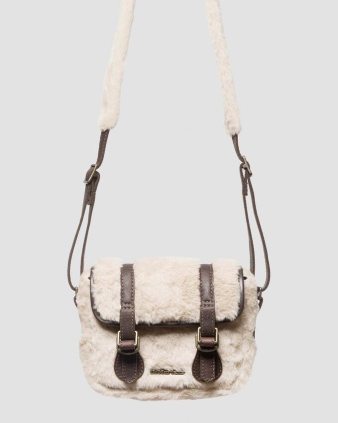BOLSO SATCHEL DE 7 PULGADAS Bolso satchel de piel y pelo sintético