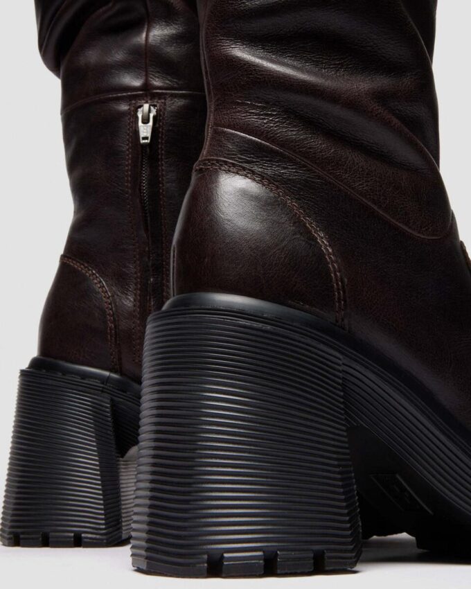 Botas altas de tacón de cuero Kasey Kinsley Botas altas de tacón de cuero Kasey Kinsley
