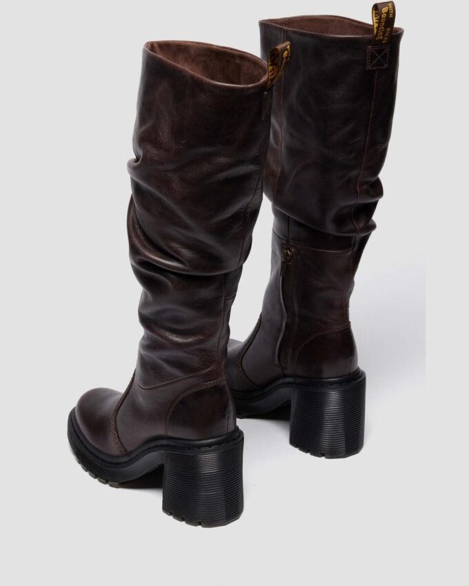 Botas altas de tacón de cuero Kasey Kinsley Botas altas de tacón de cuero Kasey Kinsley