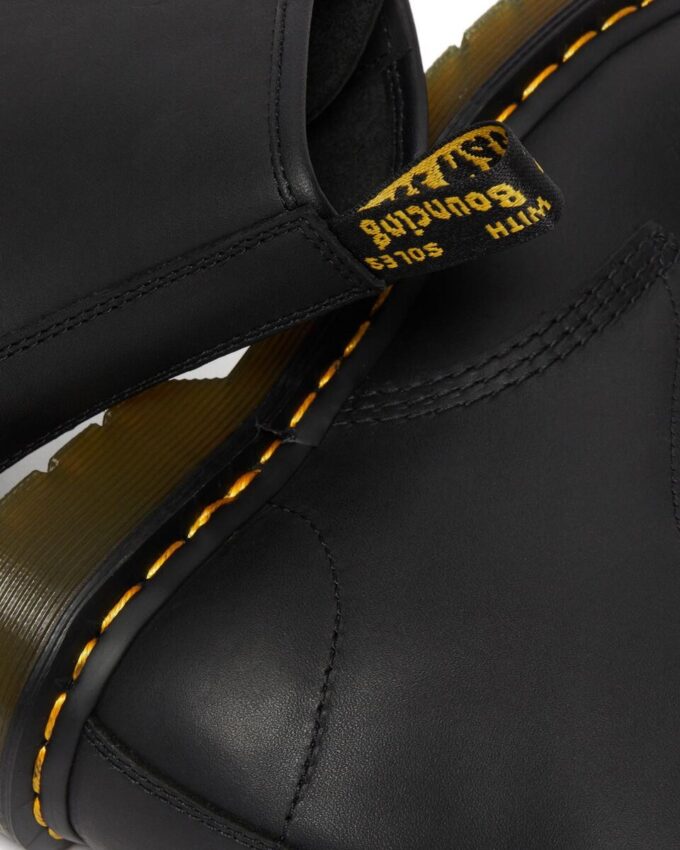 Botas con cordones 1460 de piel engrasada Botas con cordones 1460 de piel engrasada