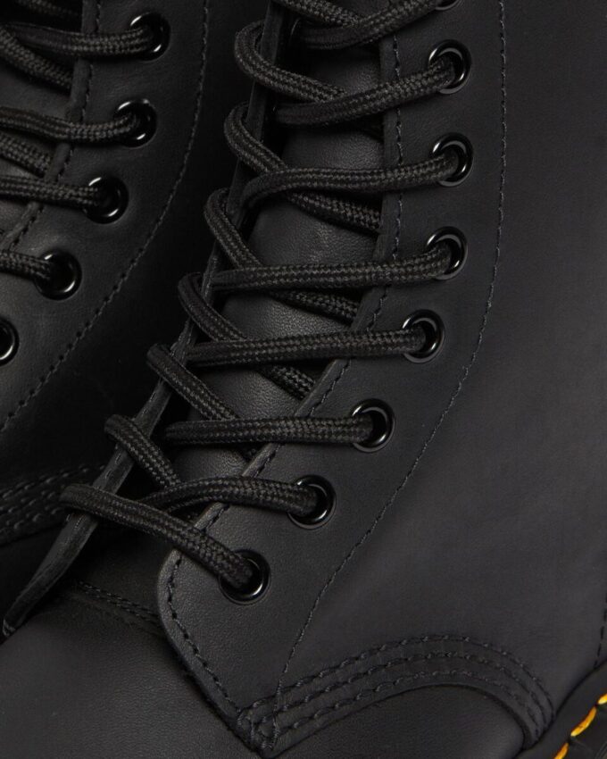 Botas con cordones 1460 de piel engrasada Botas con cordones 1460 de piel engrasada