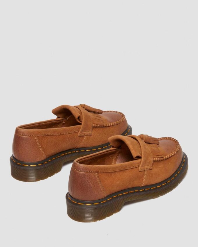 Mocasines con borlas de piel nobuk Adrian Mocasines con borlas de piel nobuk Adrian