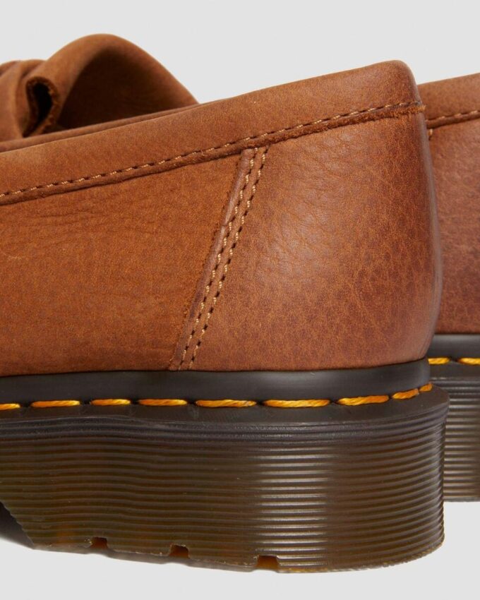 Mocasines con borlas de piel nobuk Adrian Mocasines con borlas de piel nobuk Adrian